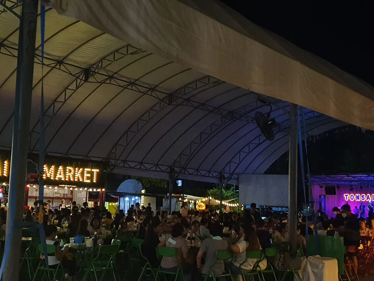 ตลาดต้นไทร แบริ่ง Tonsai Market