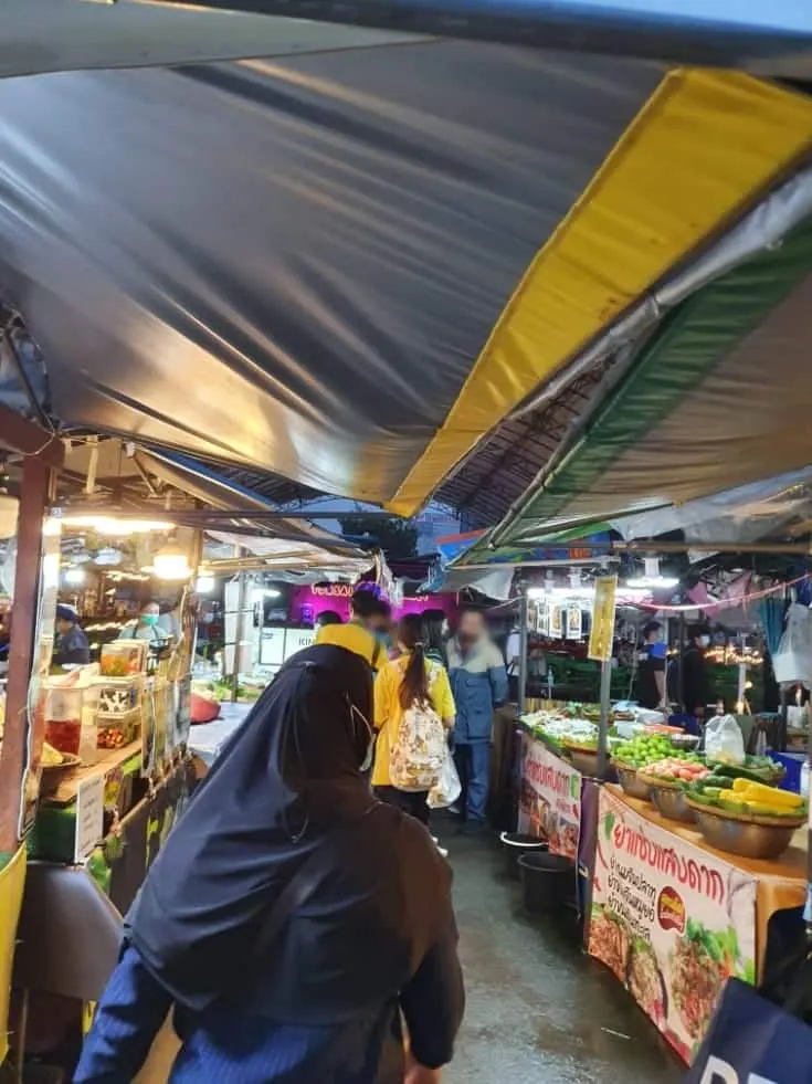 ตลาดต้นไทร แบริ่ง Tonsai Market