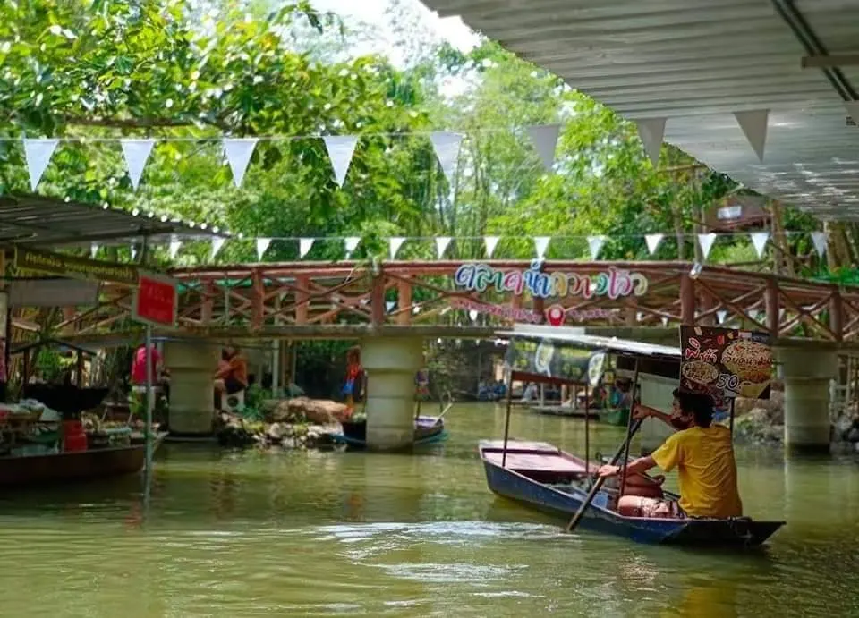 ตลาดน้ำกวางโจว เพชรบุรี