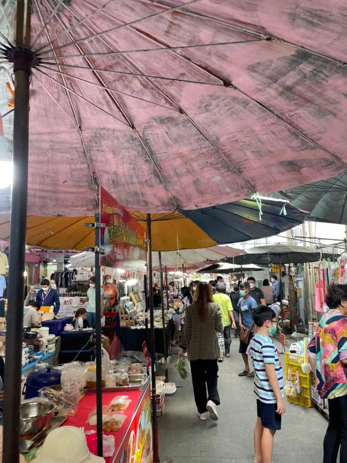 ตลาดเมืองไทยภัทร Thaiphat Market