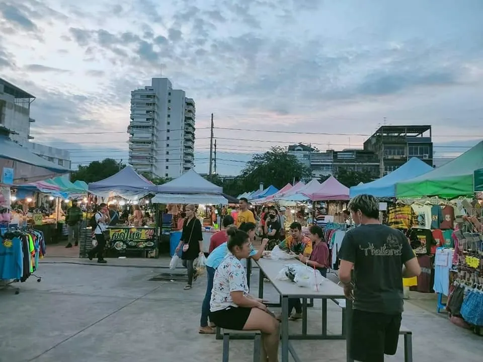 ตลาดสุข71พลาซ่า