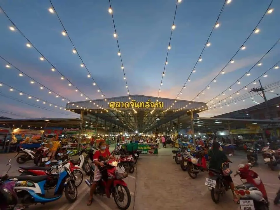 ตลาดจันทร์ฉาย