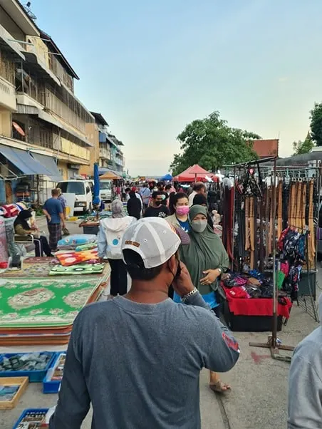 ตลาดนัดคลองถมคลอง16
