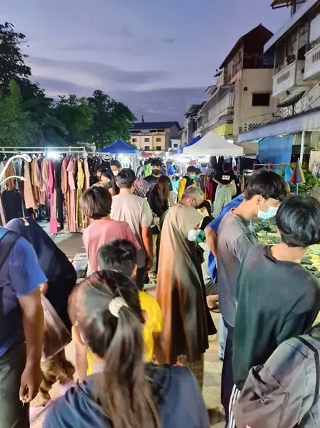 ตลาดนัดคลองถมคลอง16