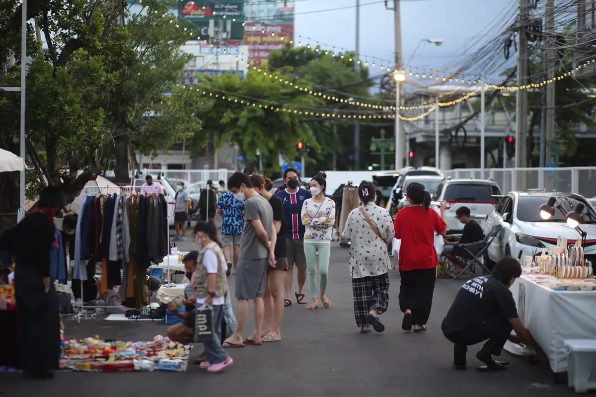 ตลาดอุ่น warm market