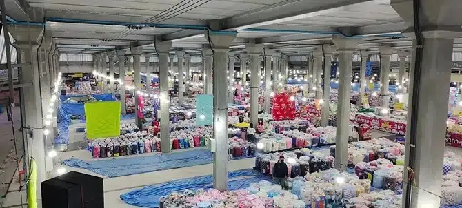 ตลาดทรัพย์รุ่งอรุณ - ตลาดนัดวัดศรี