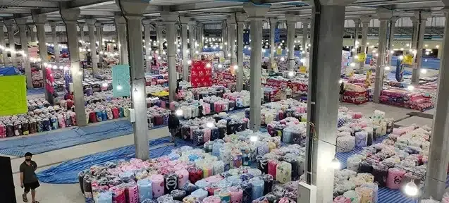 ตลาดทรัพย์รุ่งอรุณ - ตลาดนัดวัดศรี