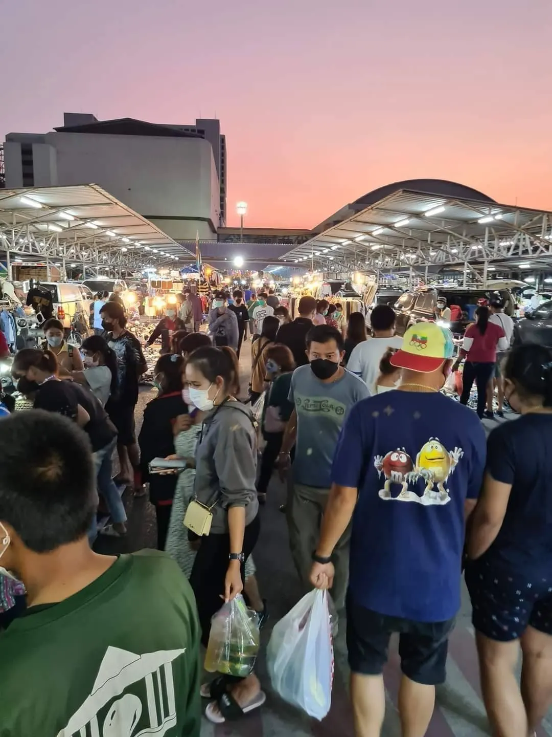 ตลาดนัดคลองถมเซียร์รังสิต