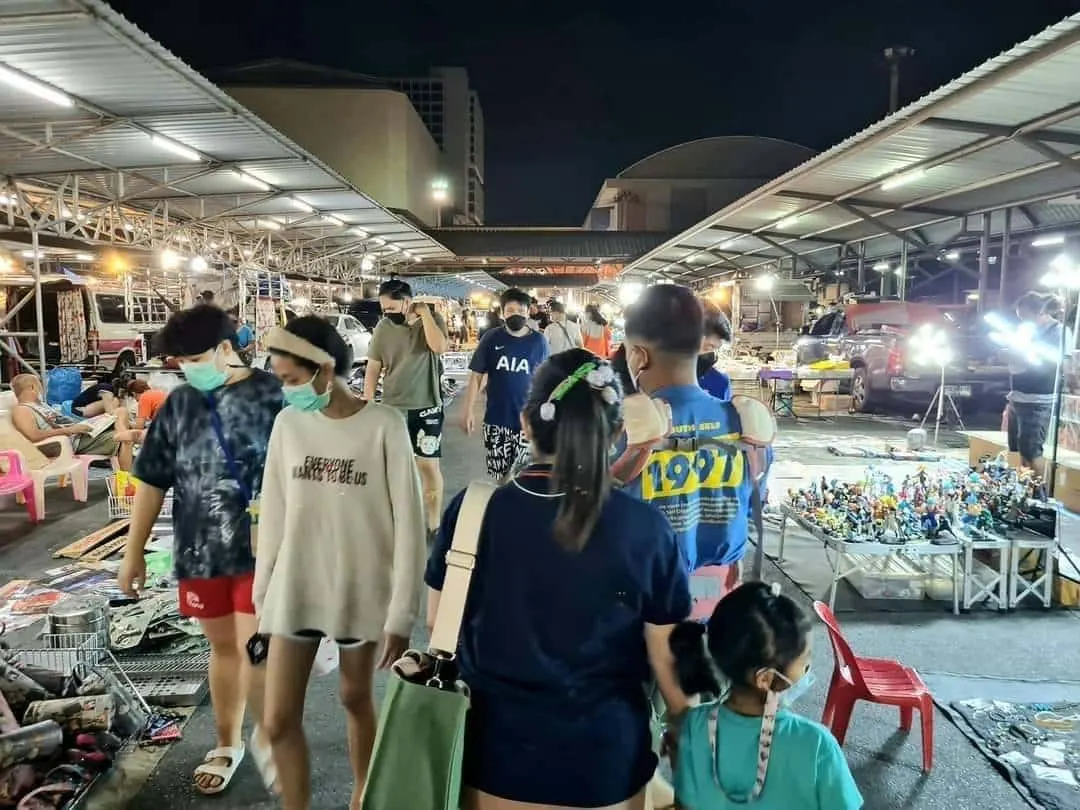 ตลาดนัดคลองถมเซียร์รังสิต