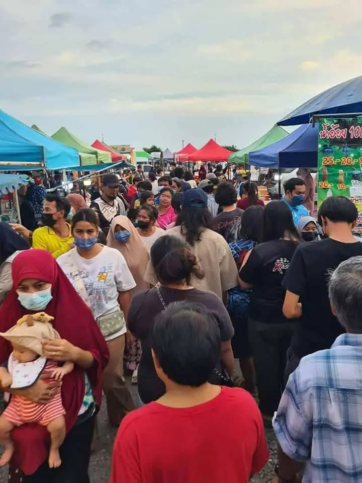 ตลาดนัดคลองถมคลอง16