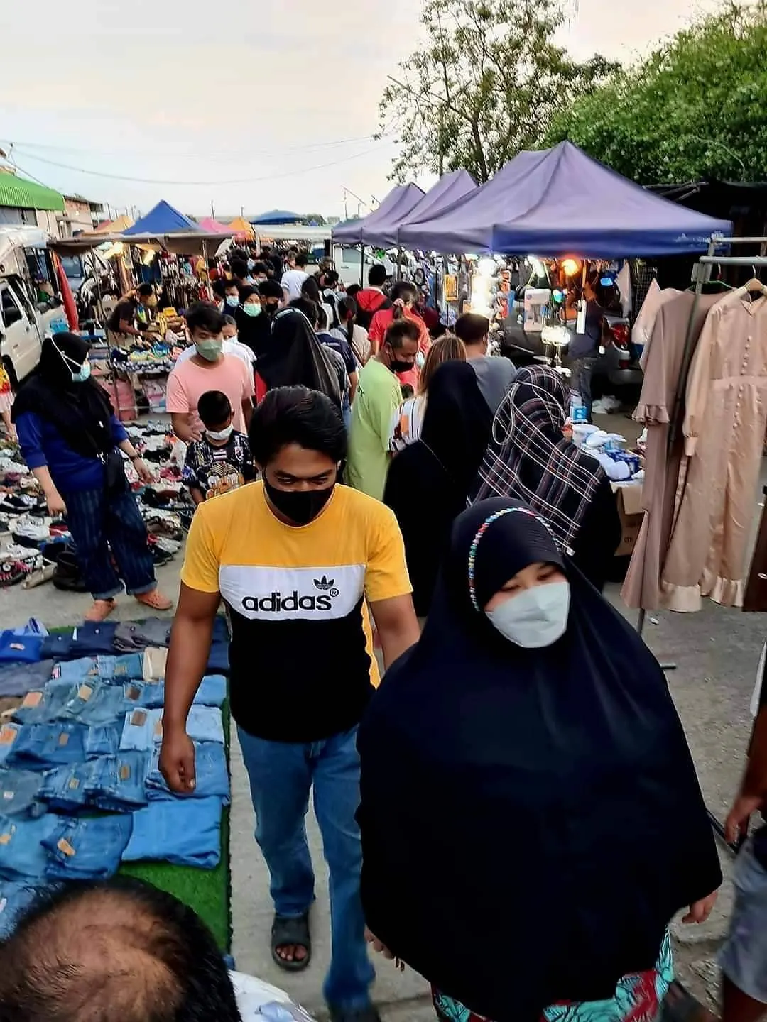 ตลาดนัดคลองถมคลอง16
