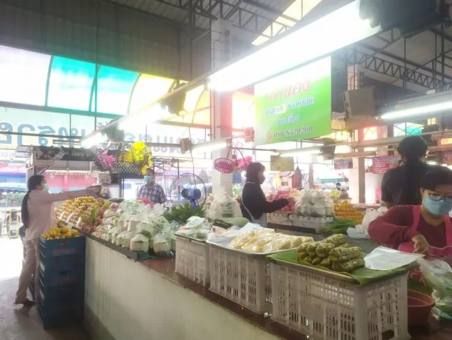 ตลาดสามแยกสันทราย
