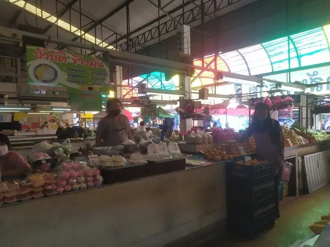 ตลาดสามแยกสันทราย