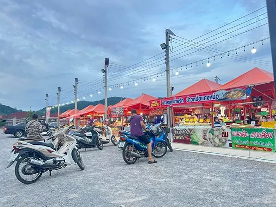ภาพตลาดขุมทอง สัตหีบ
