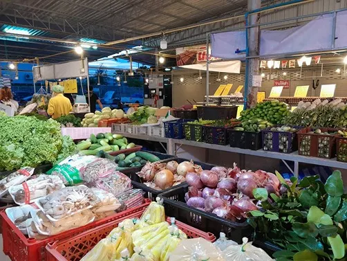 ตลาดมารวย ประชาสามัคคี กระทิงแดง