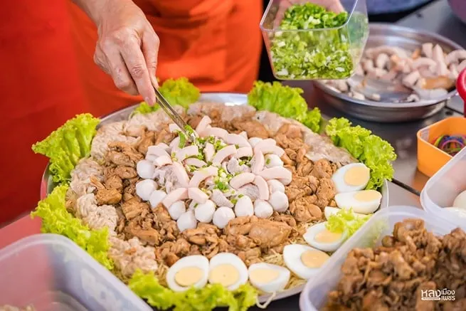 บะหมี่ถาดกระทะเล้ง