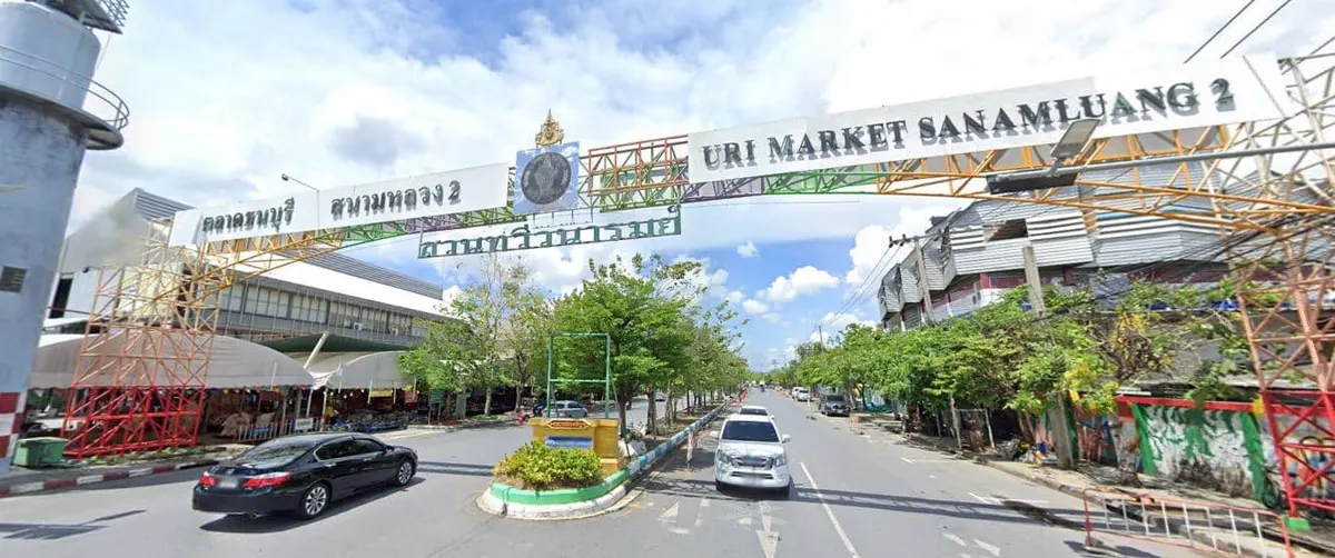 หน้าทางเข้า ตลาดธนบุรีหรือสนามหลวง 2
