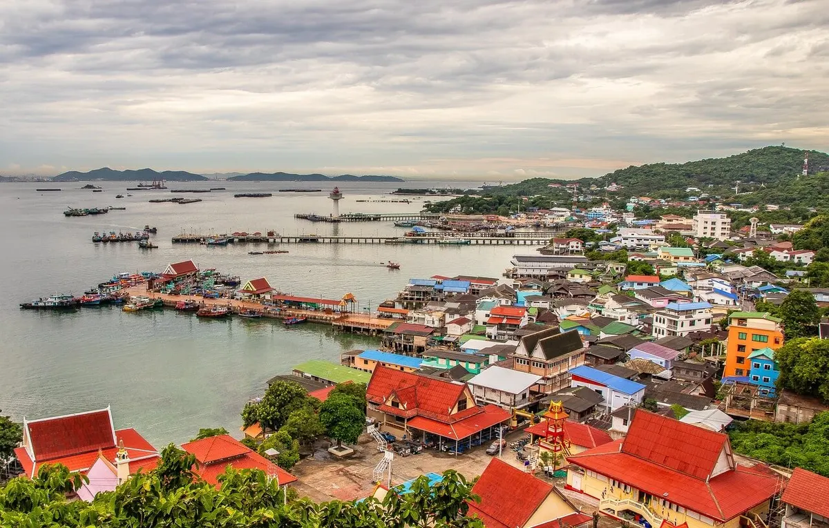 เกาะสีชัง