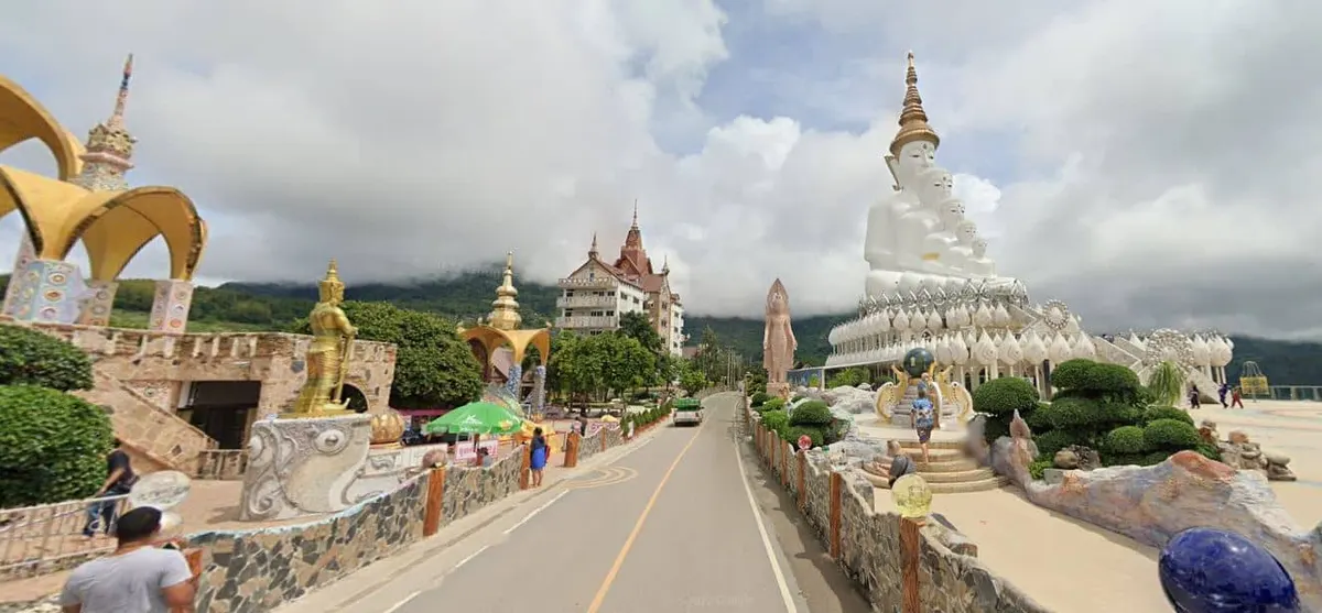วัดพระธาตุผาซ่อนแก้ว