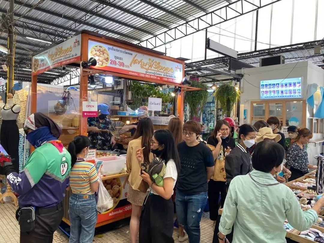 บรรยากาศ ตลาดรวมทรัพย์ อโศกมนตรี