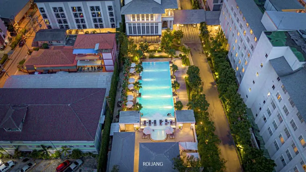 สระว่ายน้ำ Health Land Resort