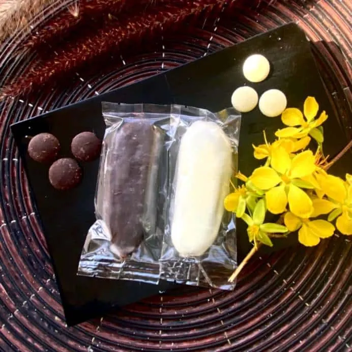 กล้วยตากเคลือบช็อกโกแลตหวานน้อย รสดาร์กช็อก และไวท์ช็อก ฉีกถุงทานง่าย