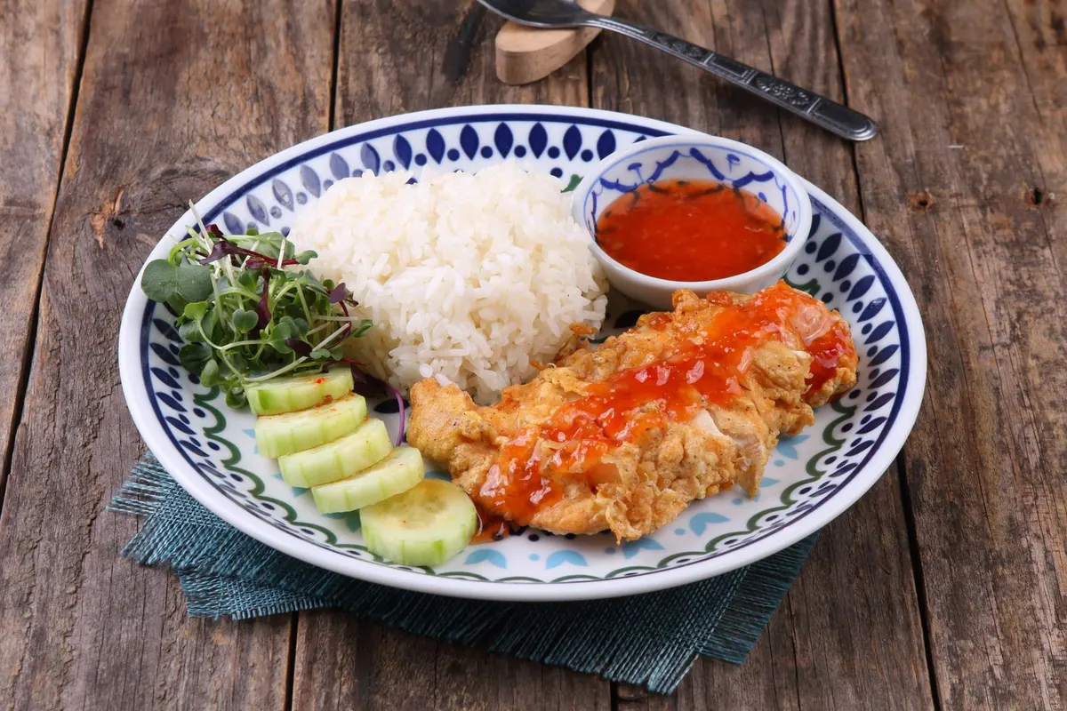 หอมแดงเจียวกรอบเตรียมทอดไก่